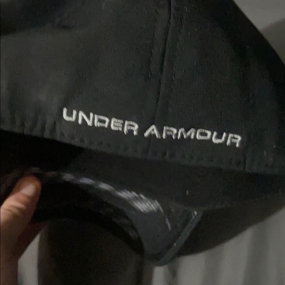 Under Armour Hat - Picture 4 of 5